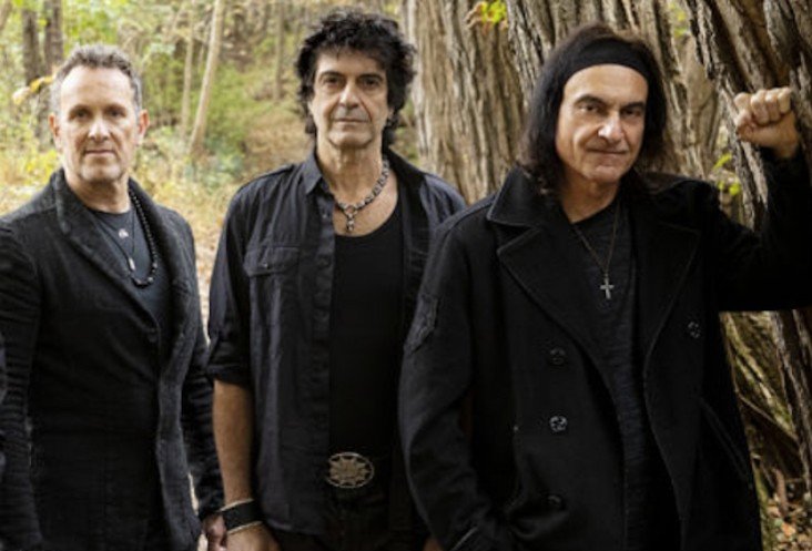 Last In Line, featuring Vinny Appice, Vivian Campbell, Phil Soussan